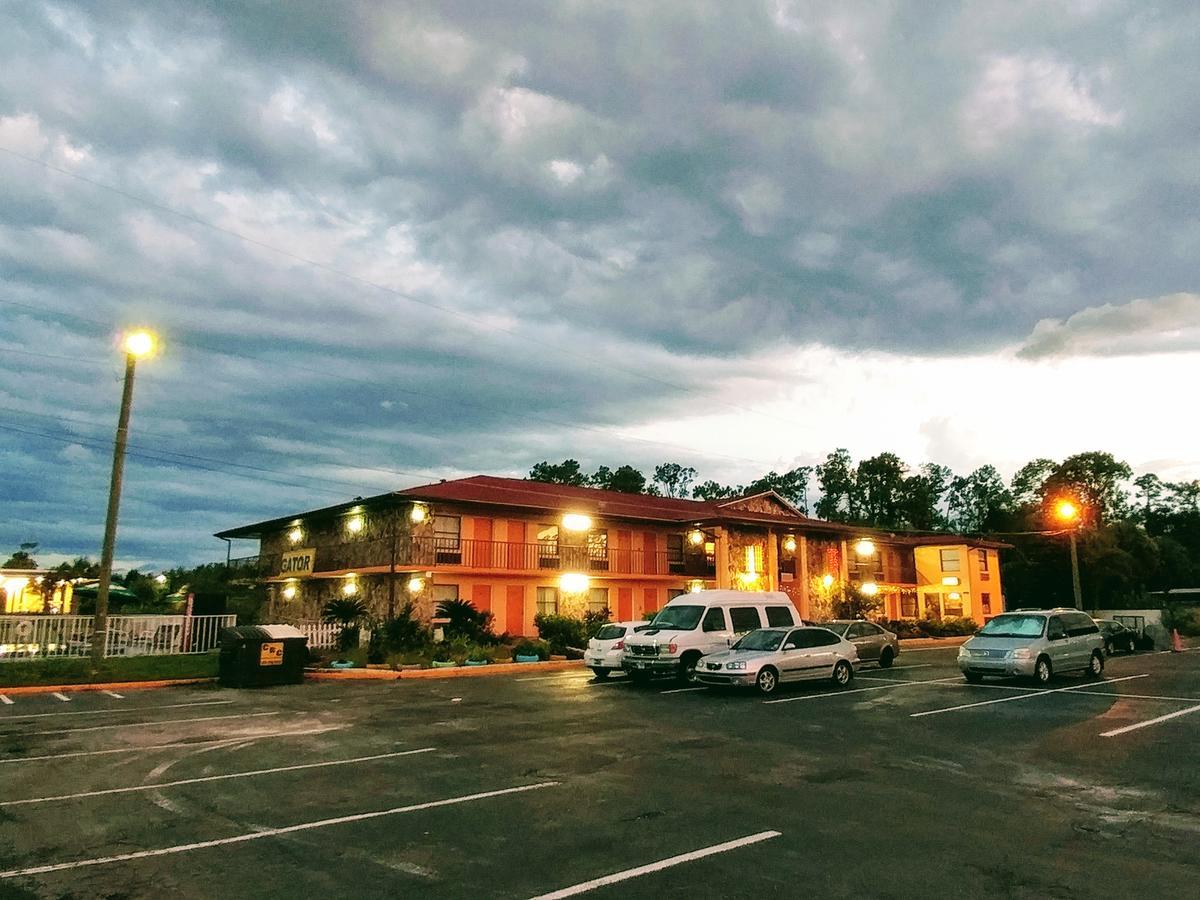Gator Inn Кисими Екстериор снимка